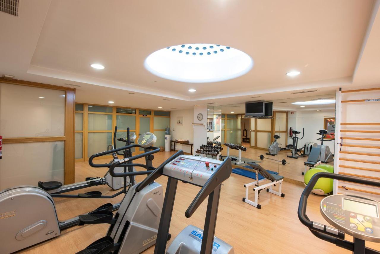 Eurostars Araguaney Otel Santiago de Compostela Dış mekan fotoğraf A private gym