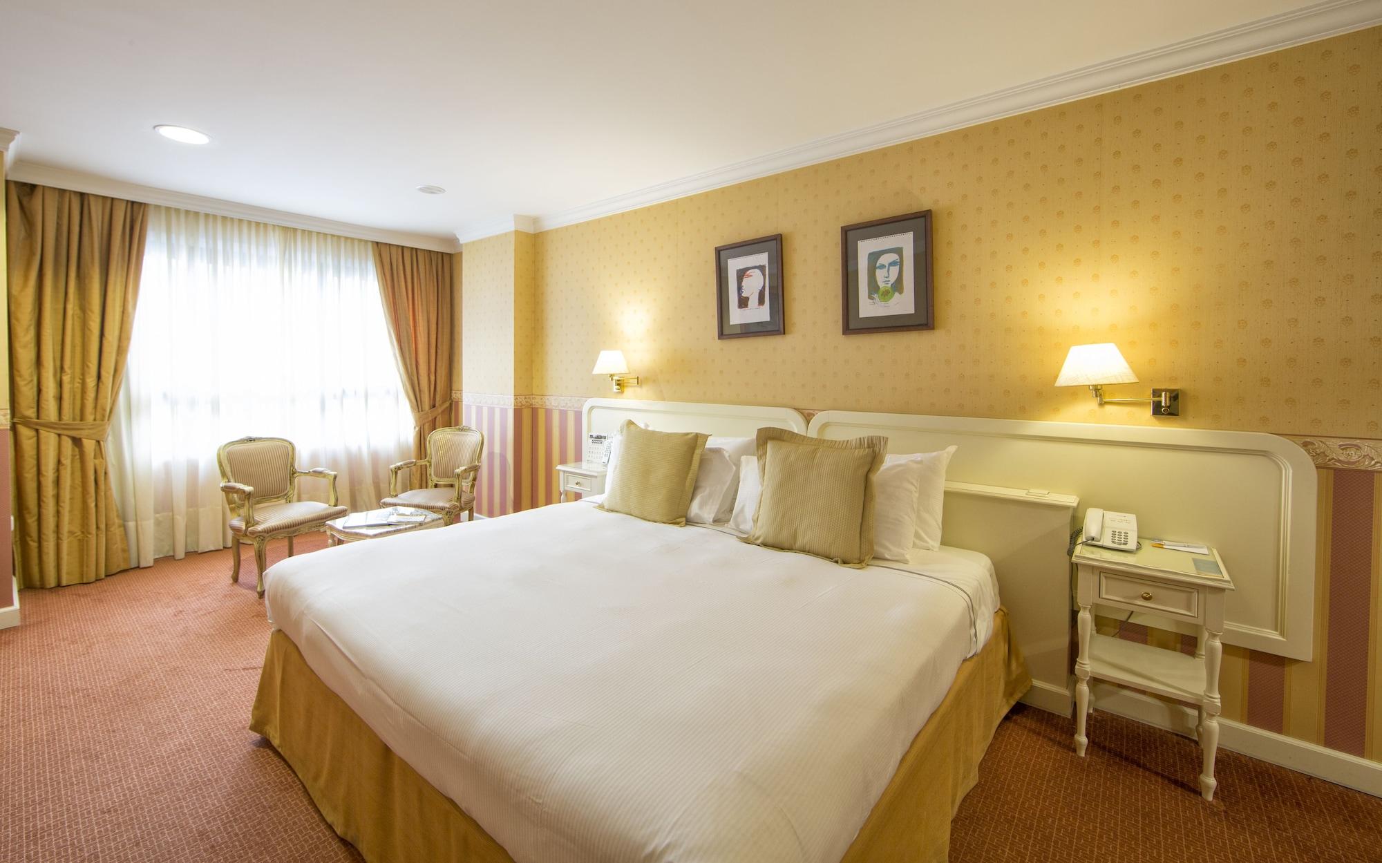 Eurostars Araguaney Otel Santiago de Compostela Dış mekan fotoğraf A room at the hotel