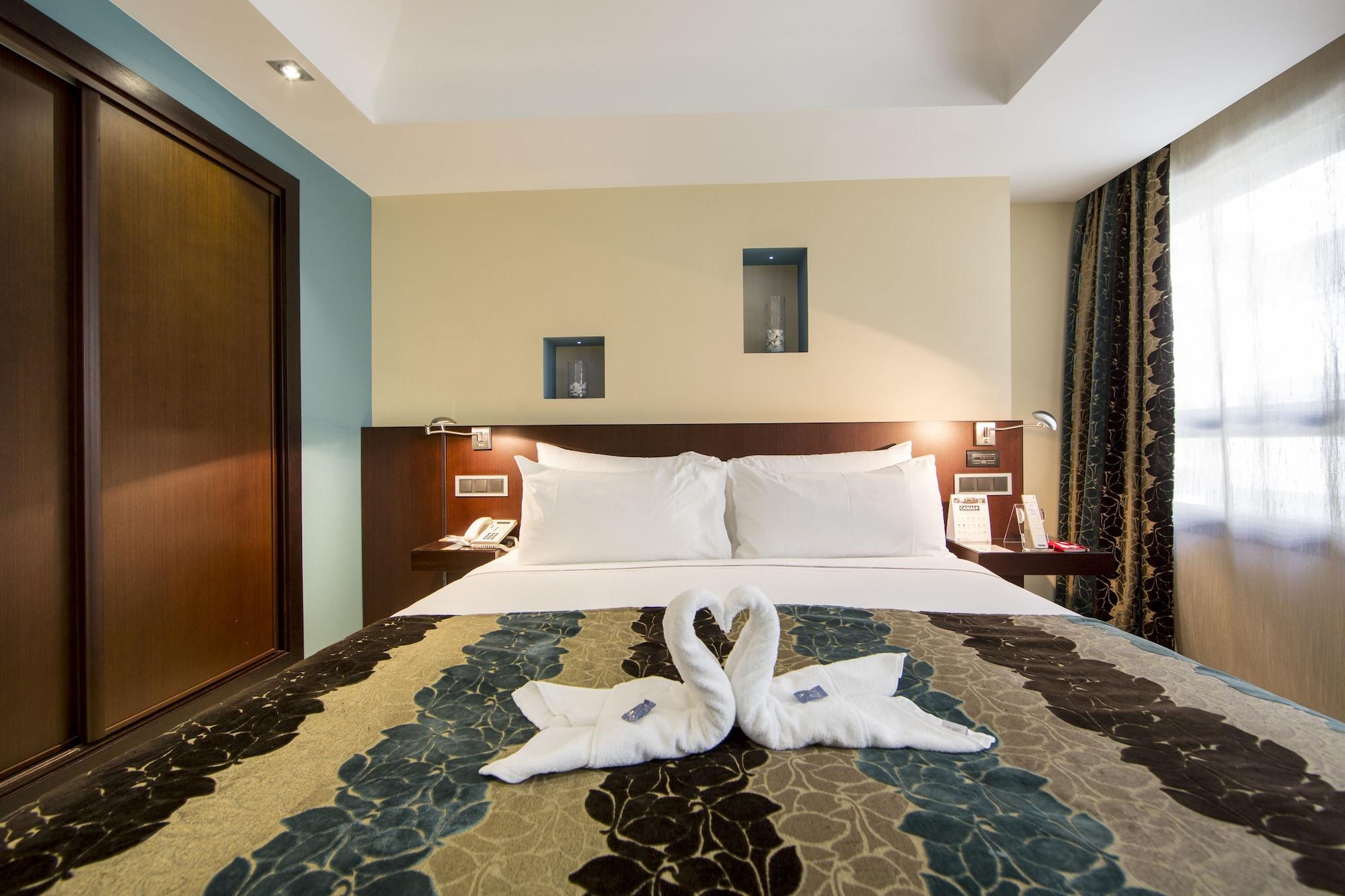 Eurostars Araguaney Otel Santiago de Compostela Dış mekan fotoğraf A bedroom at the hotel