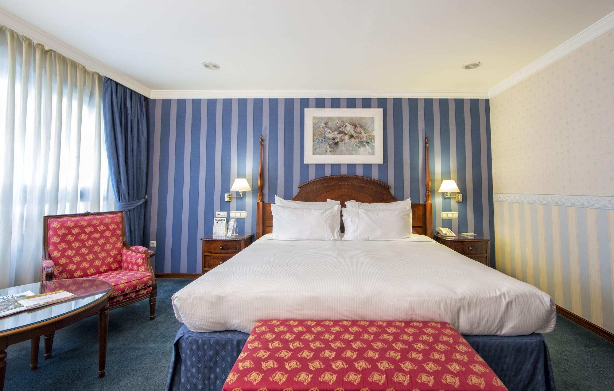 Eurostars Araguaney Otel Santiago de Compostela Dış mekan fotoğraf A bedroom at the hotel