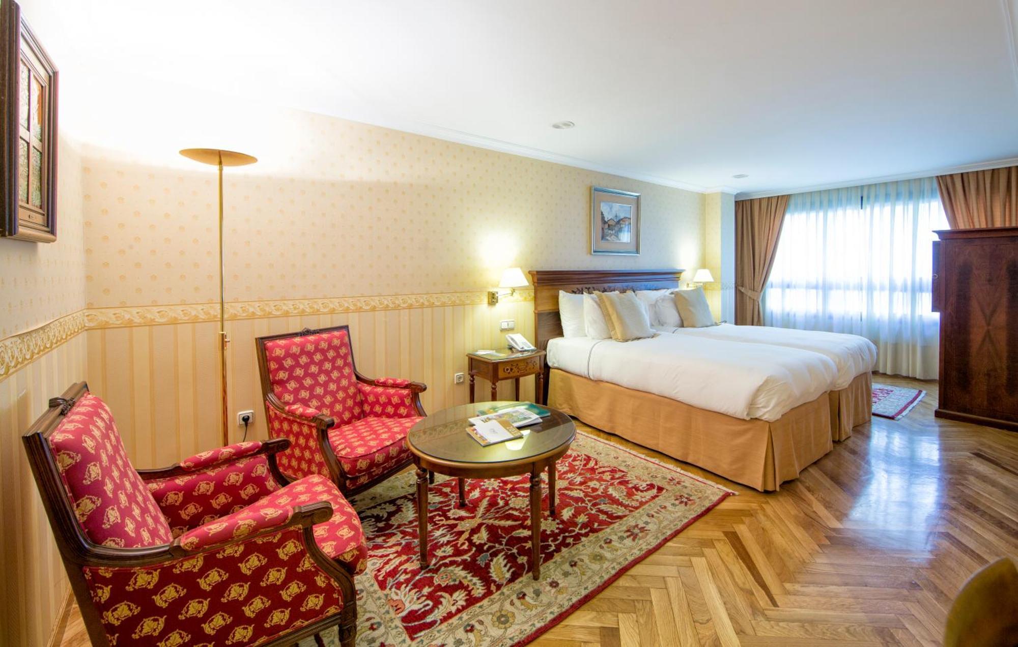 Eurostars Araguaney Otel Santiago de Compostela Oda fotoğraf A room at the hotel